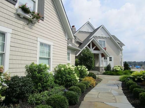 Lake front luxury 